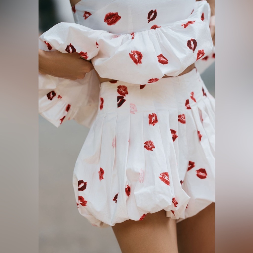 NWT Anthropologie Maeve Red Lips Bubble Shorts